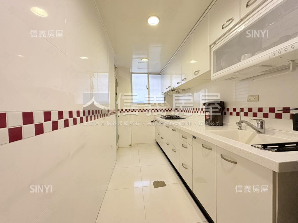 近景安捷運電梯四房車位房屋室內格局與周邊環境