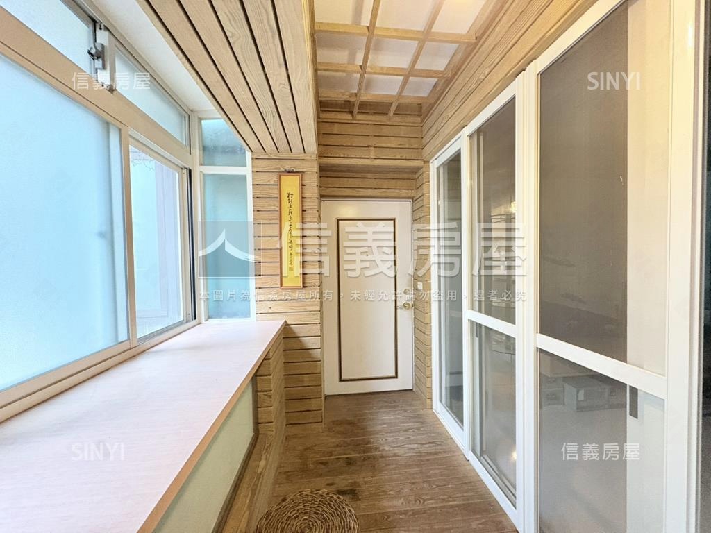 近景安捷運電梯四房車位房屋室內格局與周邊環境