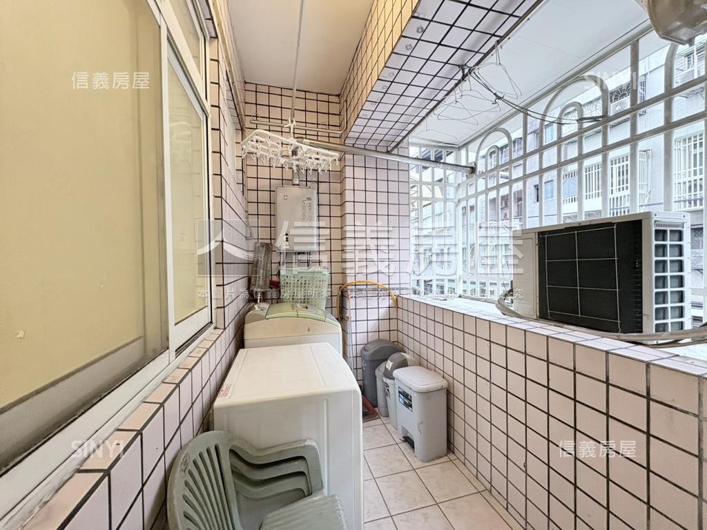 近景安捷運電梯四房車位房屋室內格局與周邊環境