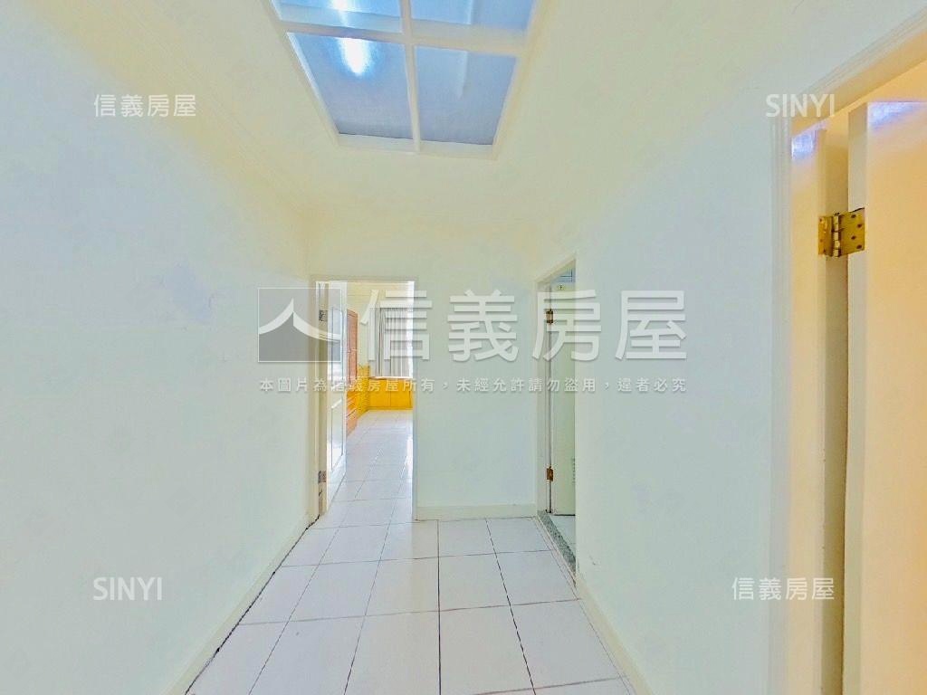 河濱公園樓中樓附車位房屋室內格局與周邊環境
