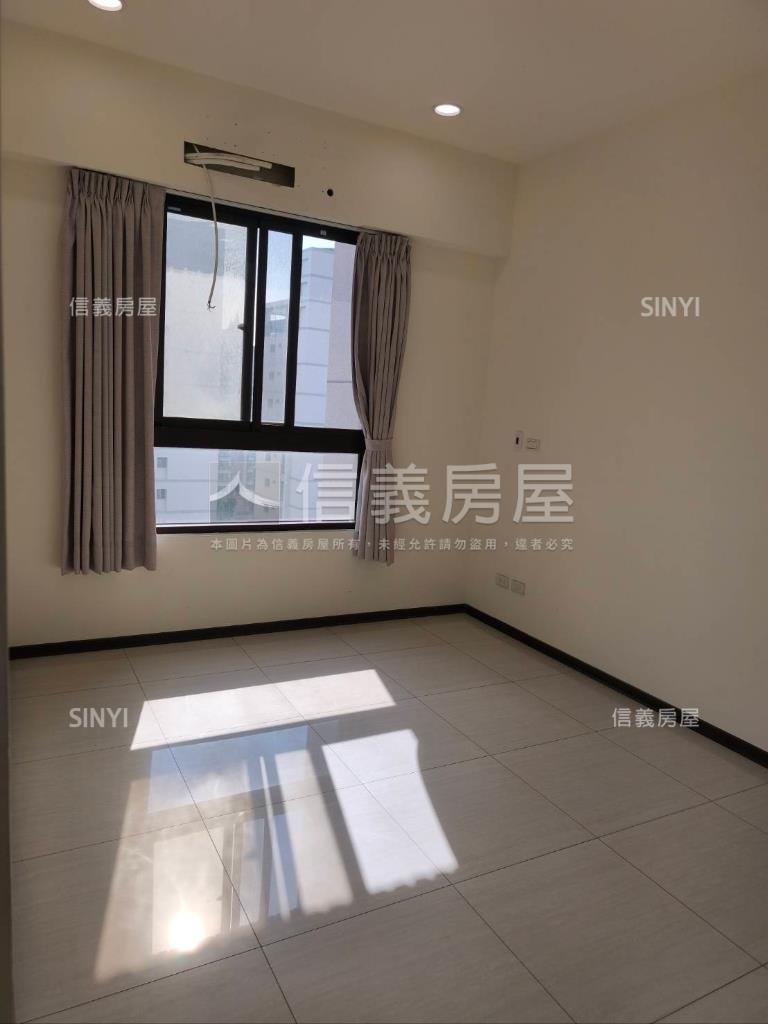 南崁大竹Ｖ１二房車位房屋室內格局與周邊環境