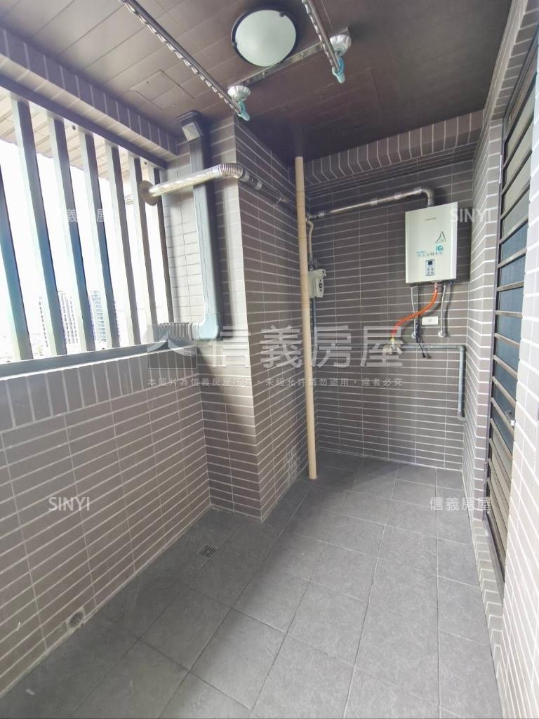 南崁大竹Ｖ１二房車位房屋室內格局與周邊環境