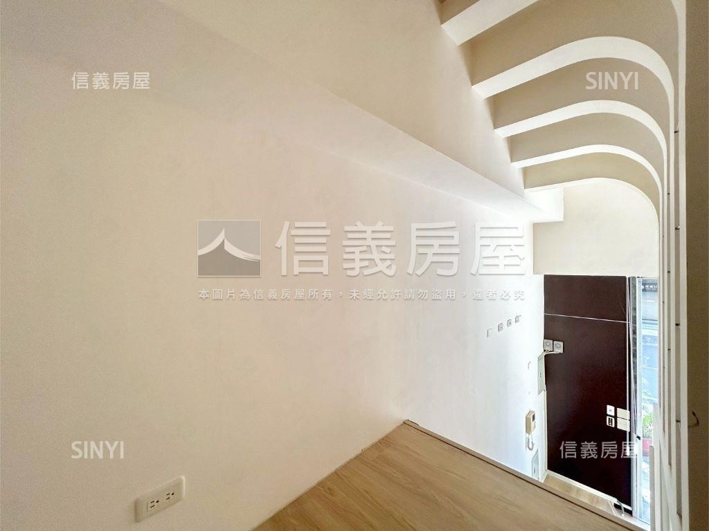 大遠百商區優質店面房屋室內格局與周邊環境