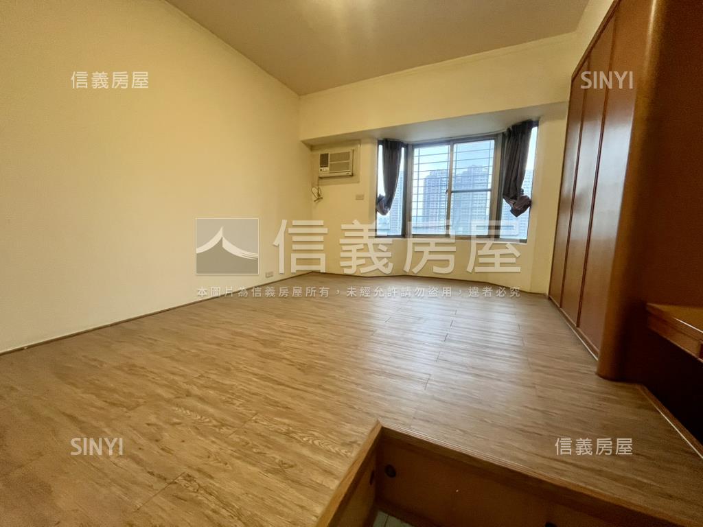 遠揚名人電梯四房車位房屋室內格局與周邊環境