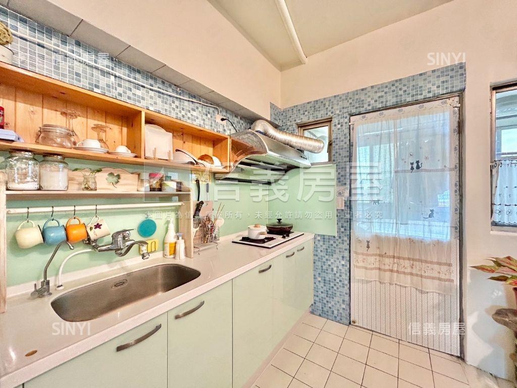 近竹北高中，大三房美屋房屋室內格局與周邊環境