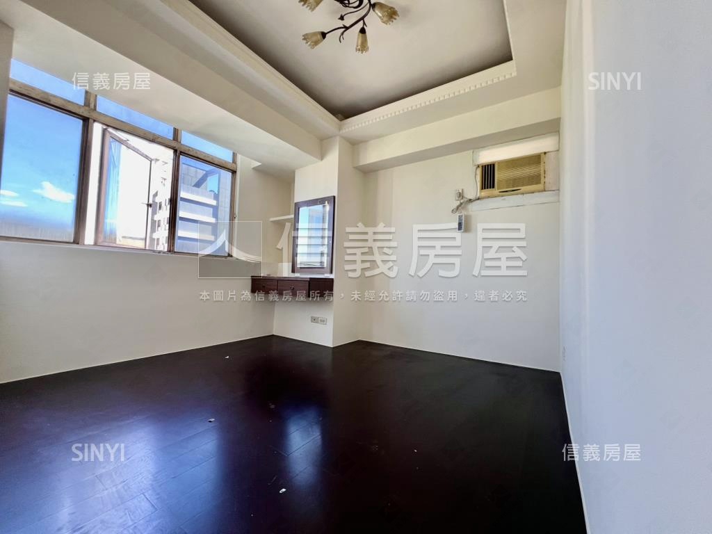 信義國小三房車位房屋室內格局與周邊環境