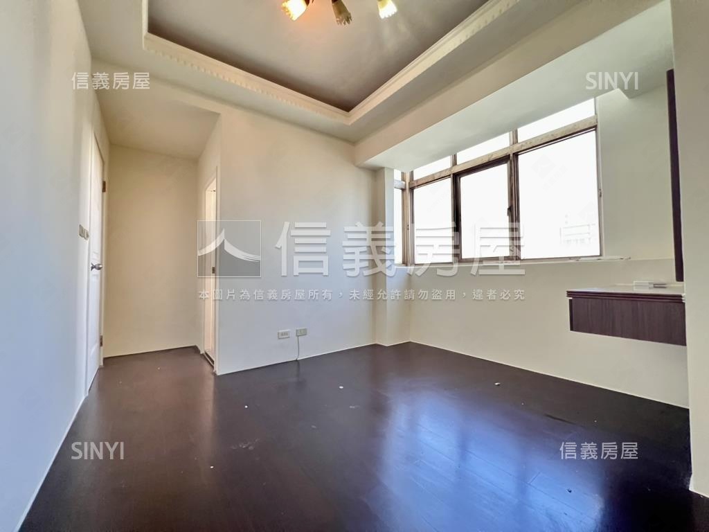 信義國小三房車位房屋室內格局與周邊環境