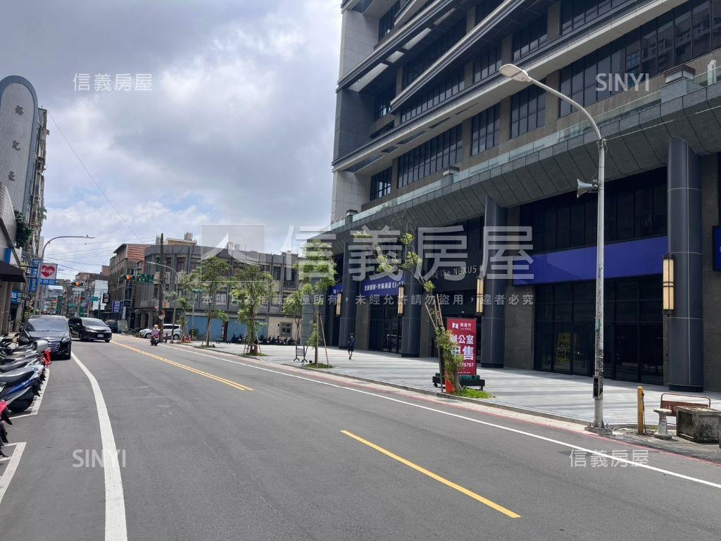 信義國小三房車位房屋室內格局與周邊環境