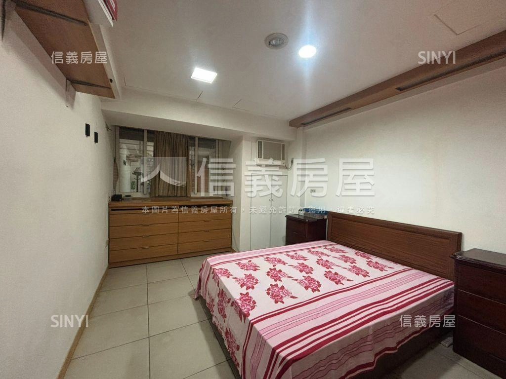 雙併海華電梯頂加房屋室內格局與周邊環境