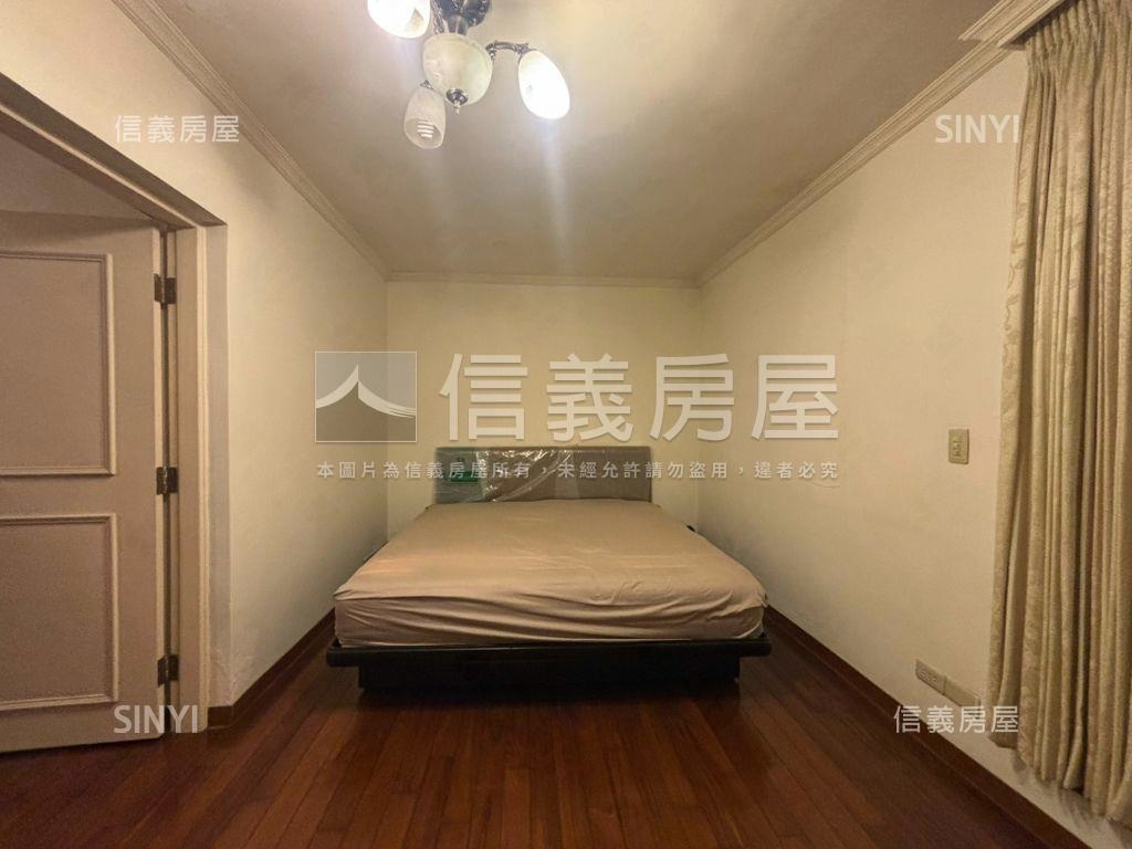 雙併海華電梯頂加房屋室內格局與周邊環境