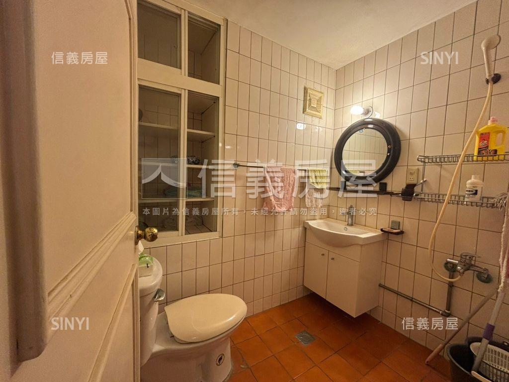 雙併海華電梯頂加房屋室內格局與周邊環境