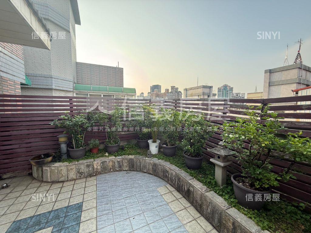 西屯大空間雙併４房平車房屋室內格局與周邊環境