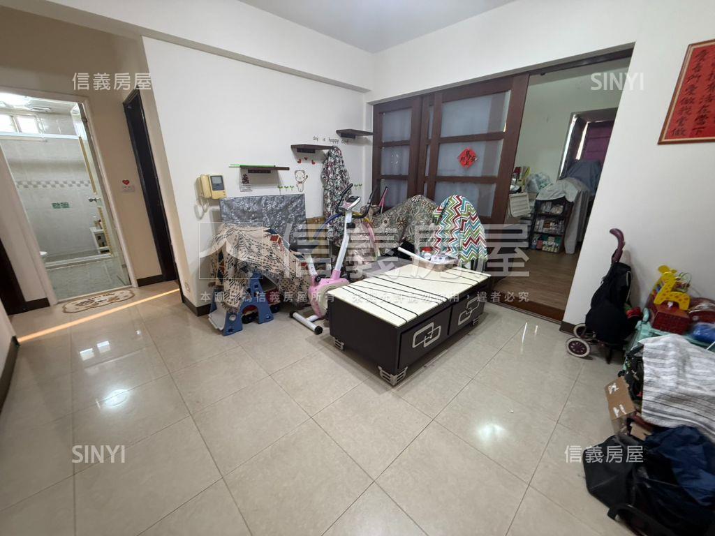 西屯大空間雙併４房平車房屋室內格局與周邊環境