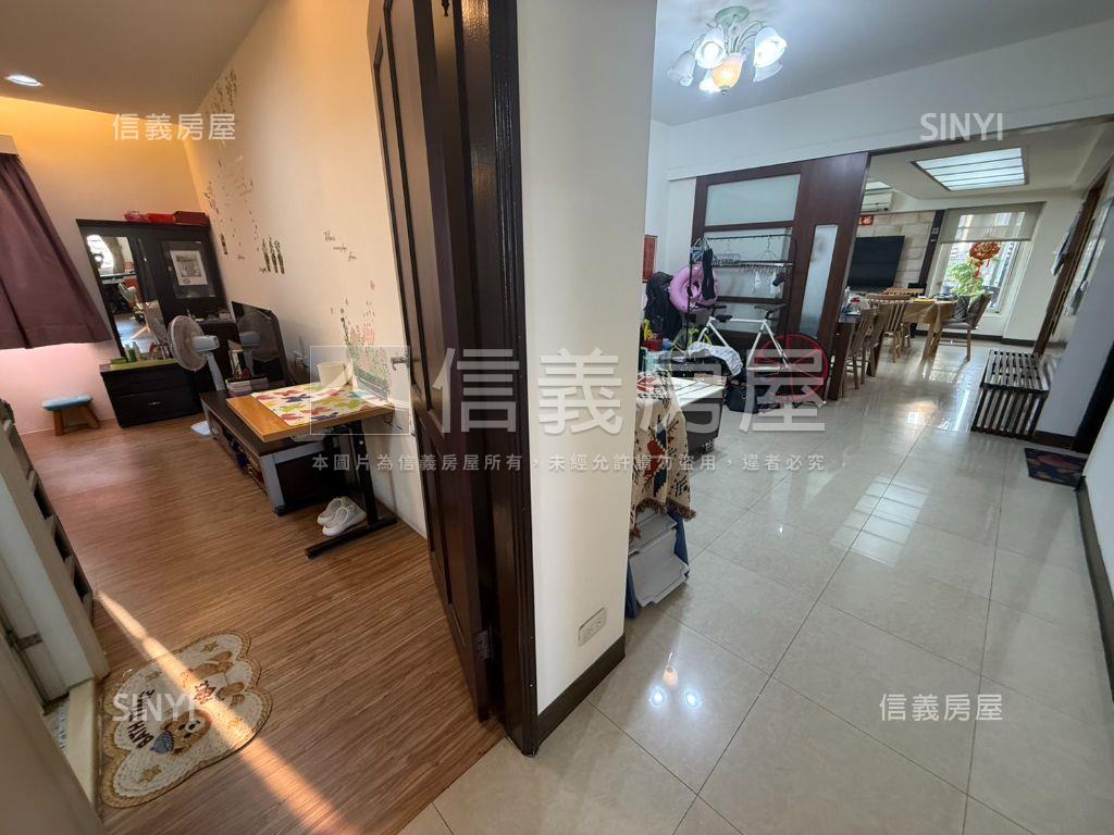 西屯大空間雙併４房平車房屋室內格局與周邊環境