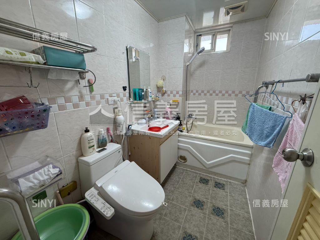 西屯大空間雙併４房平車房屋室內格局與周邊環境