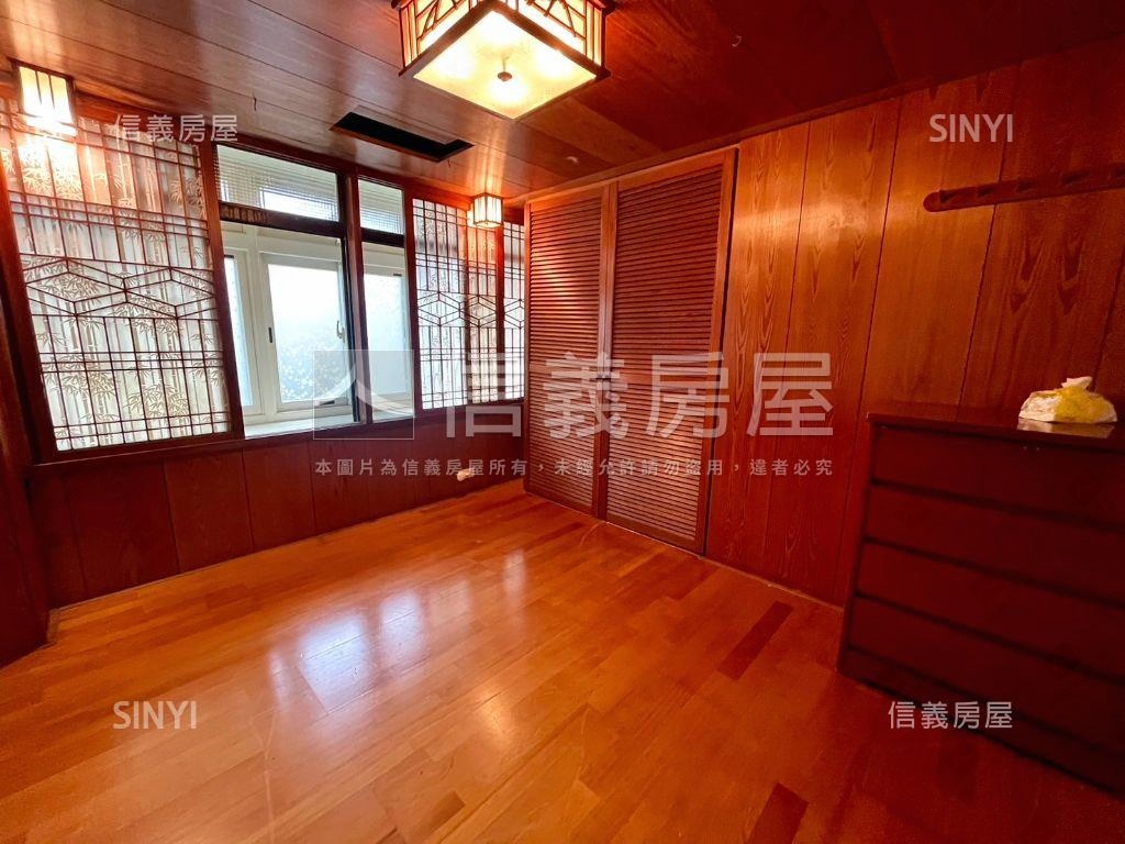 捷運萬大線採光頂加美寓房屋室內格局與周邊環境