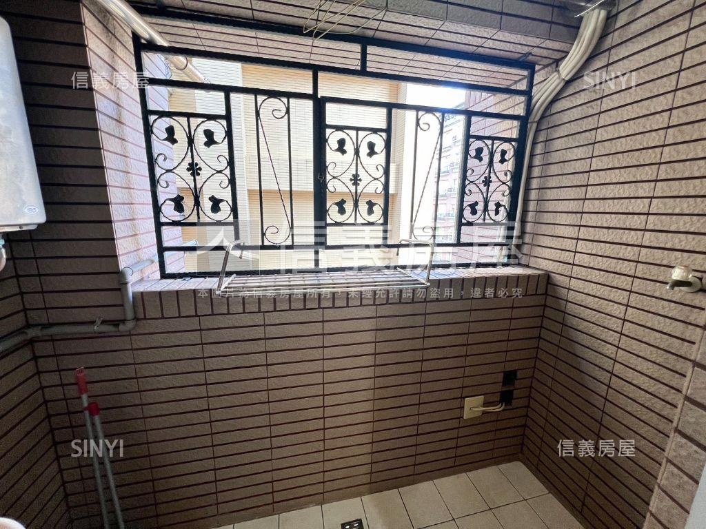 法蝶豪美高樓兩房車位房屋室內格局與周邊環境