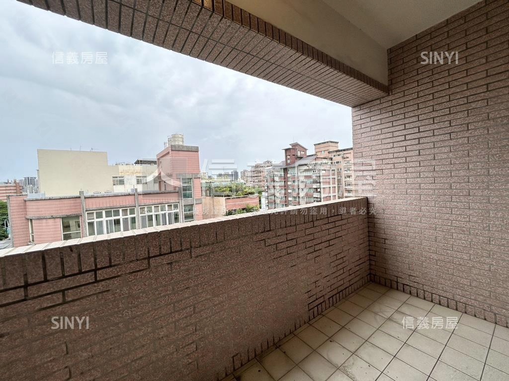昌益御璽次頂樓兩房房屋室內格局與周邊環境