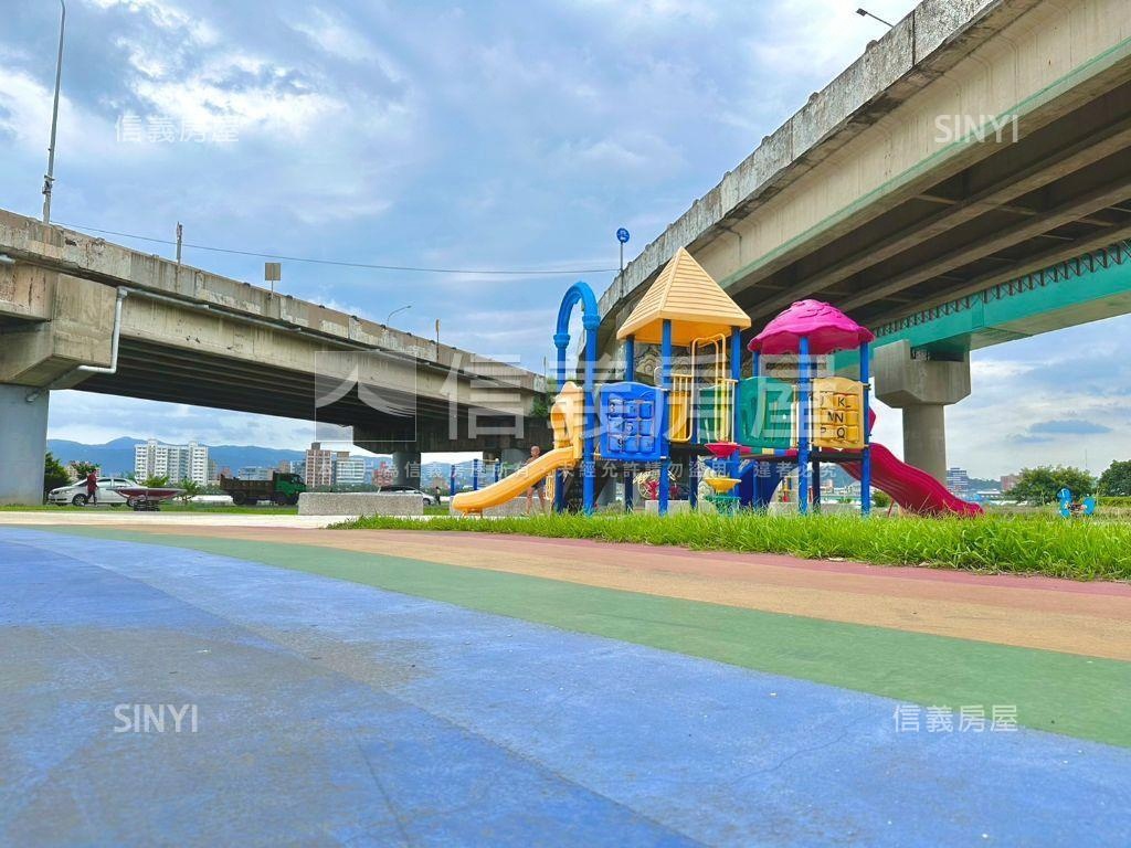 重劃區臨路店面房屋室內格局與周邊環境