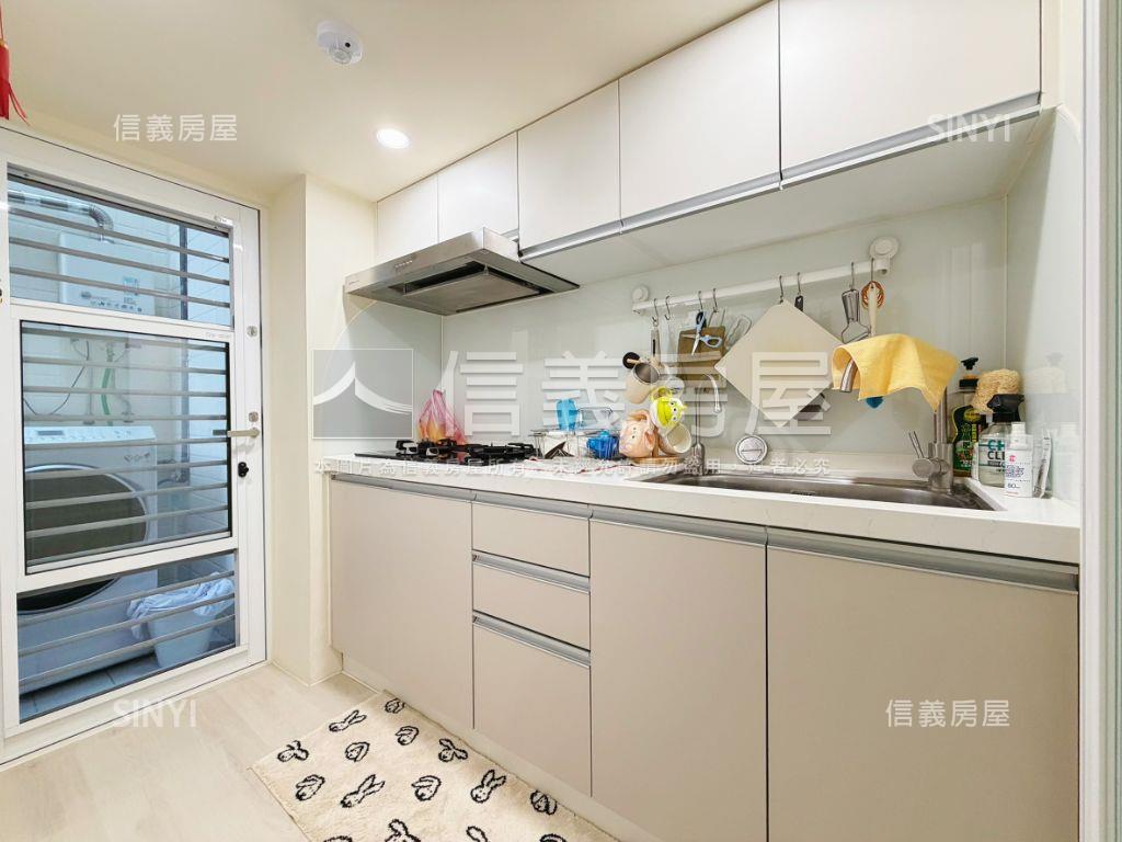 伊吉邦。全新裝潢美屋房屋室內格局與周邊環境