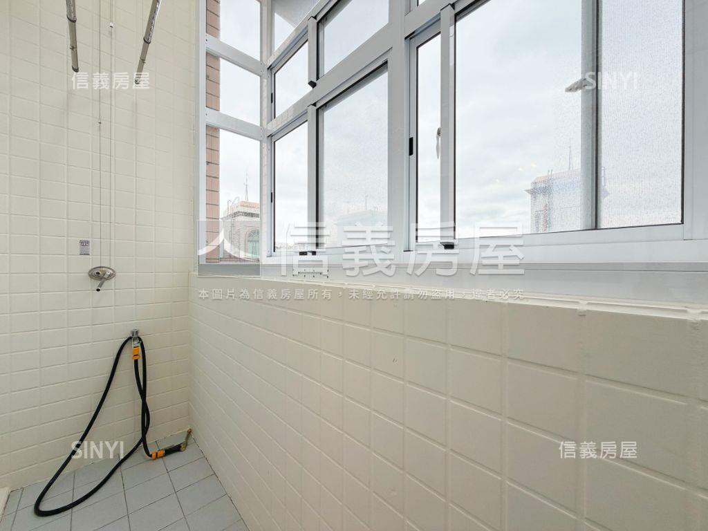 伊吉邦。全新裝潢美屋房屋室內格局與周邊環境