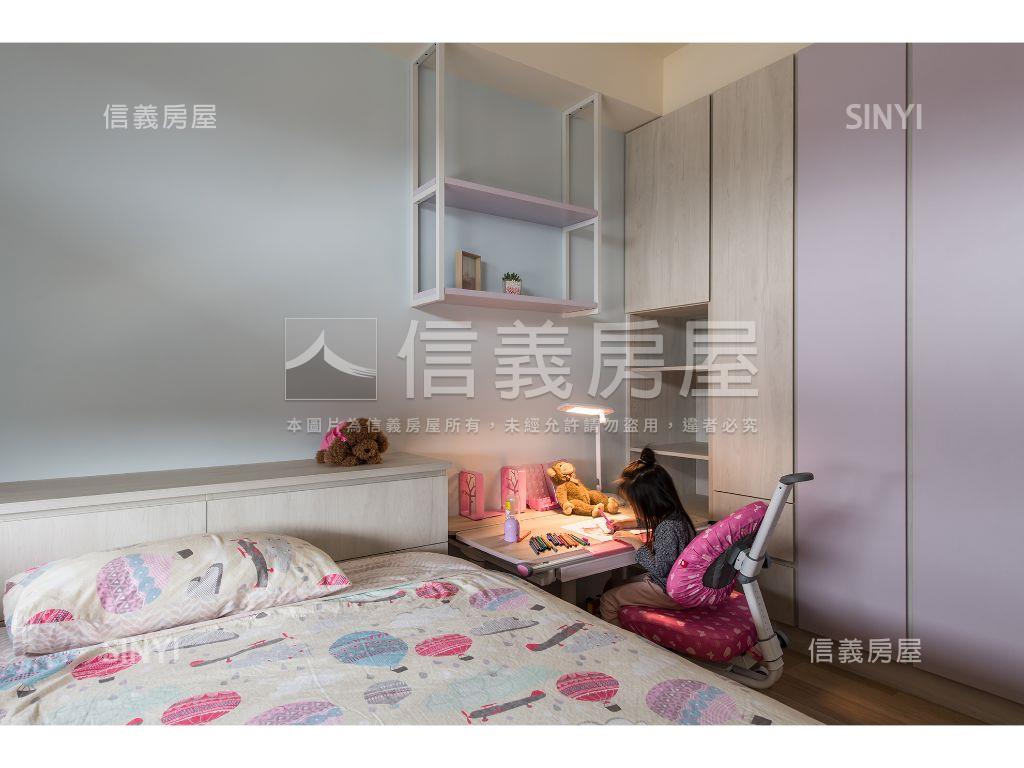 雙學苑闊景精裝潢四改三房屋室內格局與周邊環境