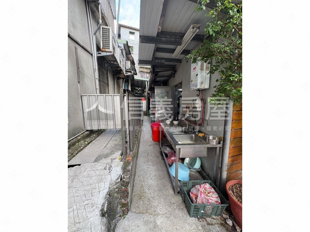 近遠東世紀廣場★金店面房屋室內格局與周邊環境