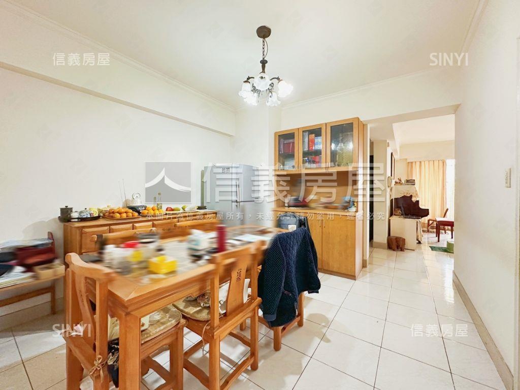 高樓遠景｜雙層大宅房屋室內格局與周邊環境