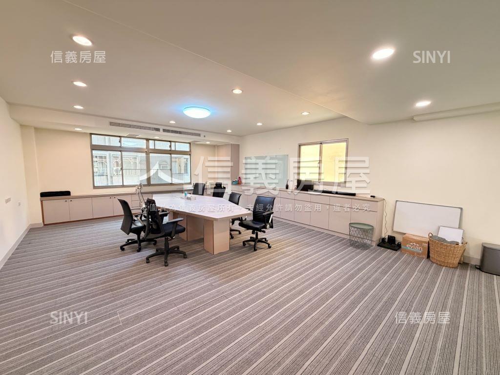 前鎮實業路＊霸氣電梯透天房屋室內格局與周邊環境