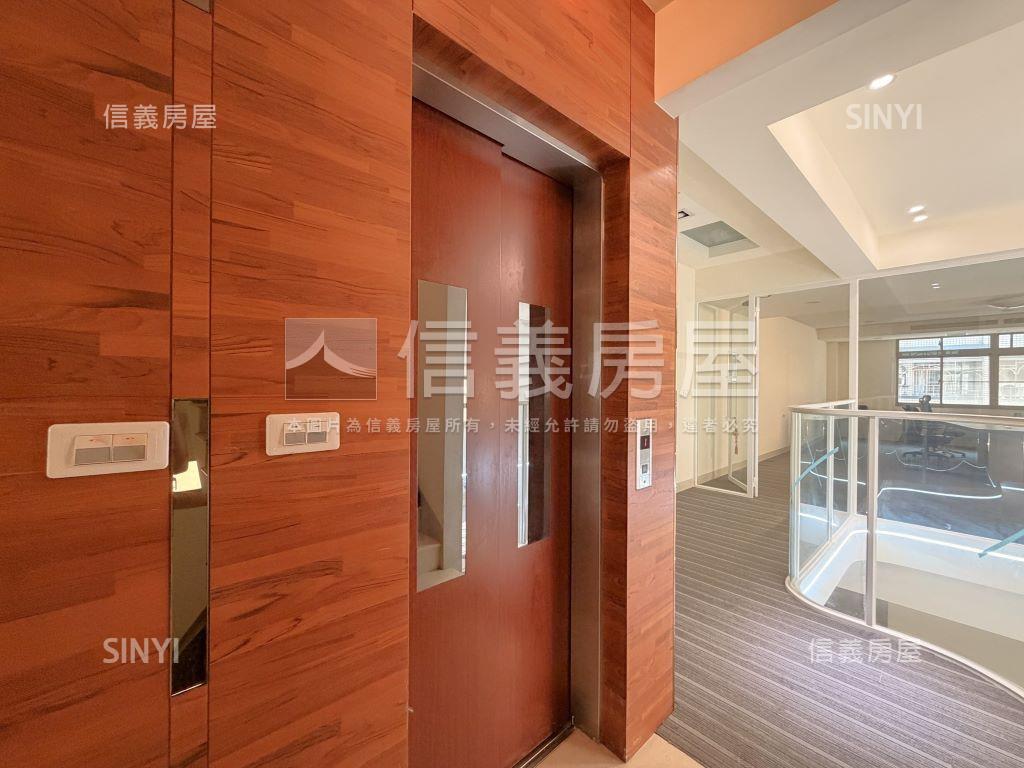 前鎮實業路＊霸氣電梯透天房屋室內格局與周邊環境