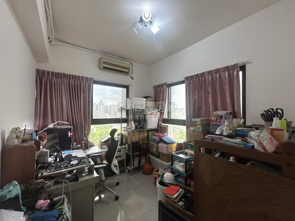 稀有逸極˙天際三房車位房屋室內格局與周邊環境