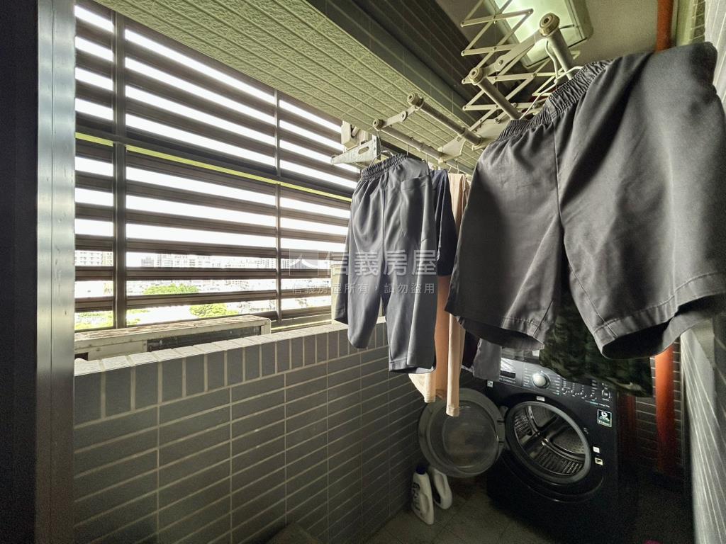 稀有逸極˙天際三房車位房屋室內格局與周邊環境