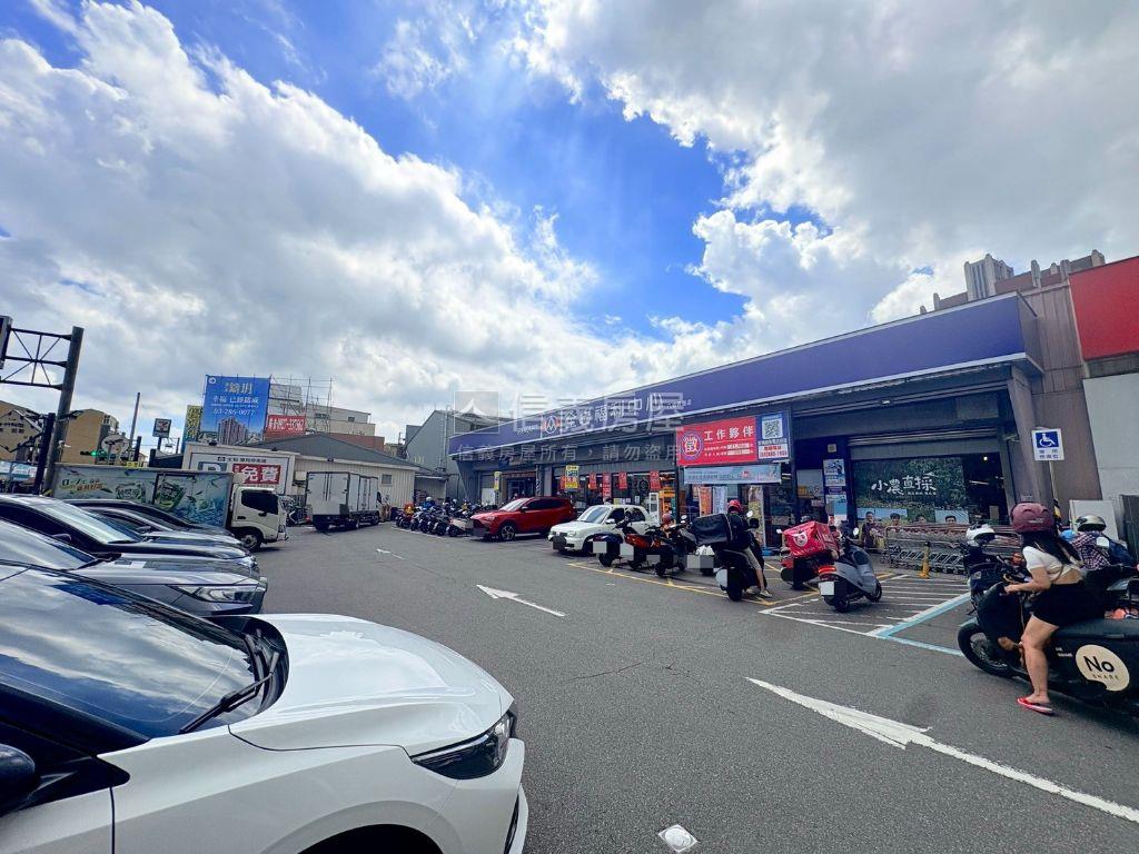 稀有逸極˙天際三房車位房屋室內格局與周邊環境