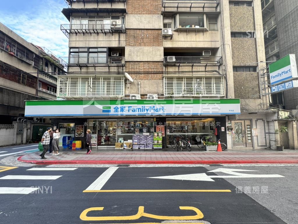 大面寬連鎖金店房屋室內格局與周邊環境
