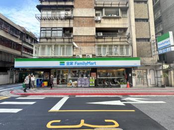 大面寬連鎖金店