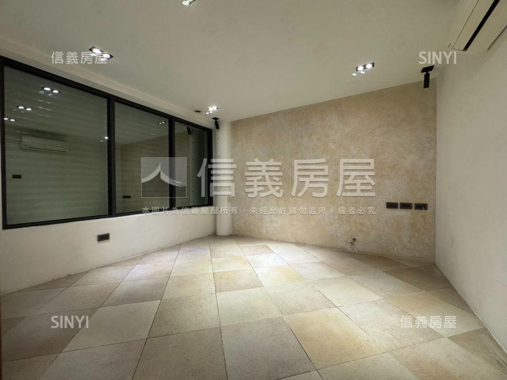 重慶北挑高裝潢住辦一樓房屋室內格局與周邊環境