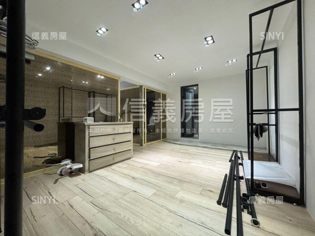 重慶北挑高裝潢住辦一樓房屋室內格局與周邊環境