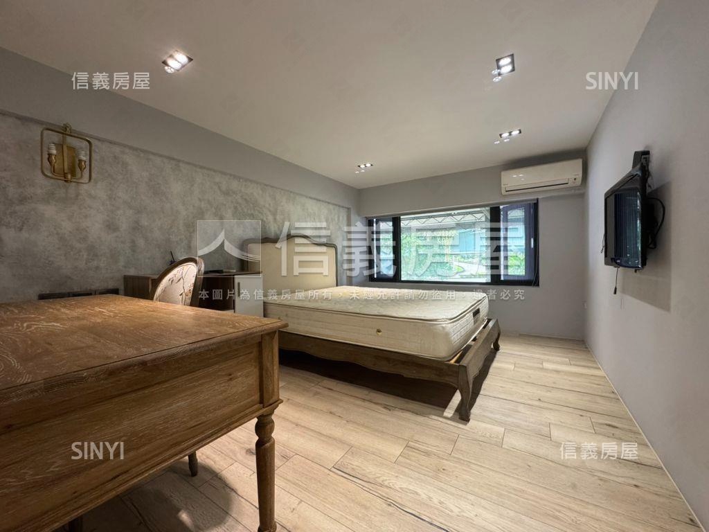 重慶北挑高裝潢住辦一樓房屋室內格局與周邊環境