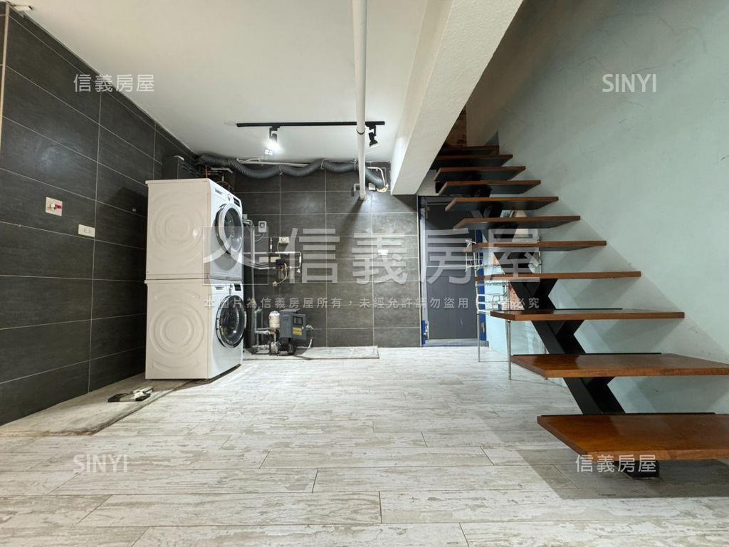 重慶北挑高裝潢住辦一樓房屋室內格局與周邊環境