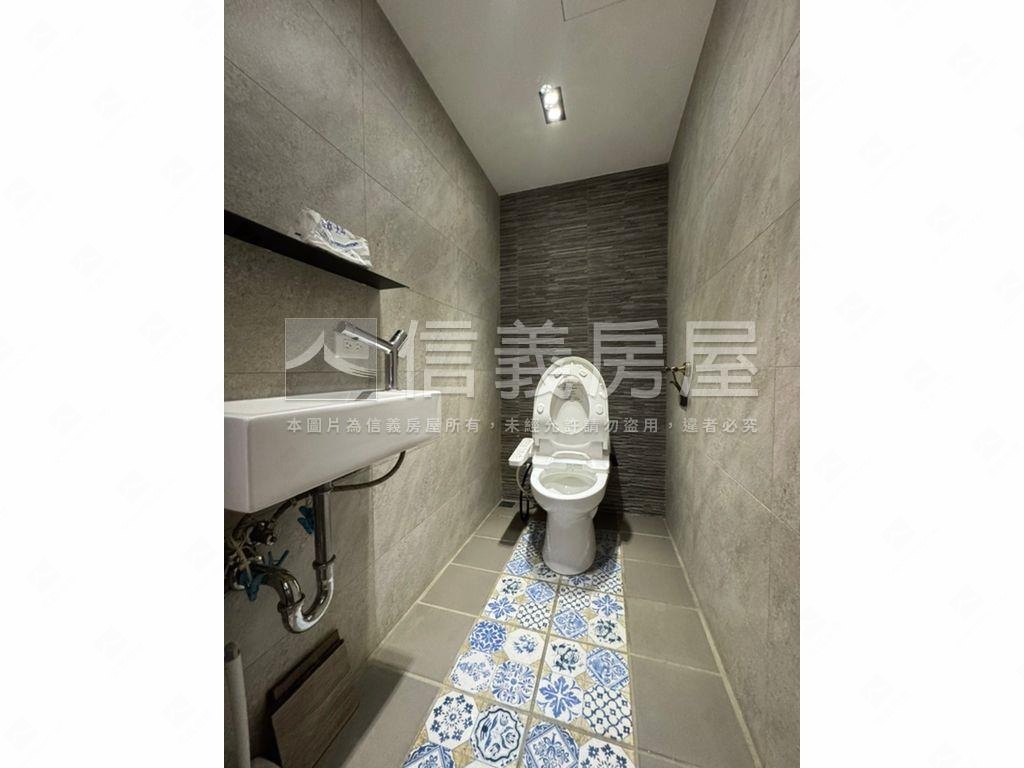 重慶北挑高裝潢住辦一樓房屋室內格局與周邊環境