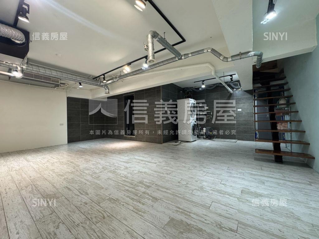 重慶北挑高裝潢住辦一樓房屋室內格局與周邊環境