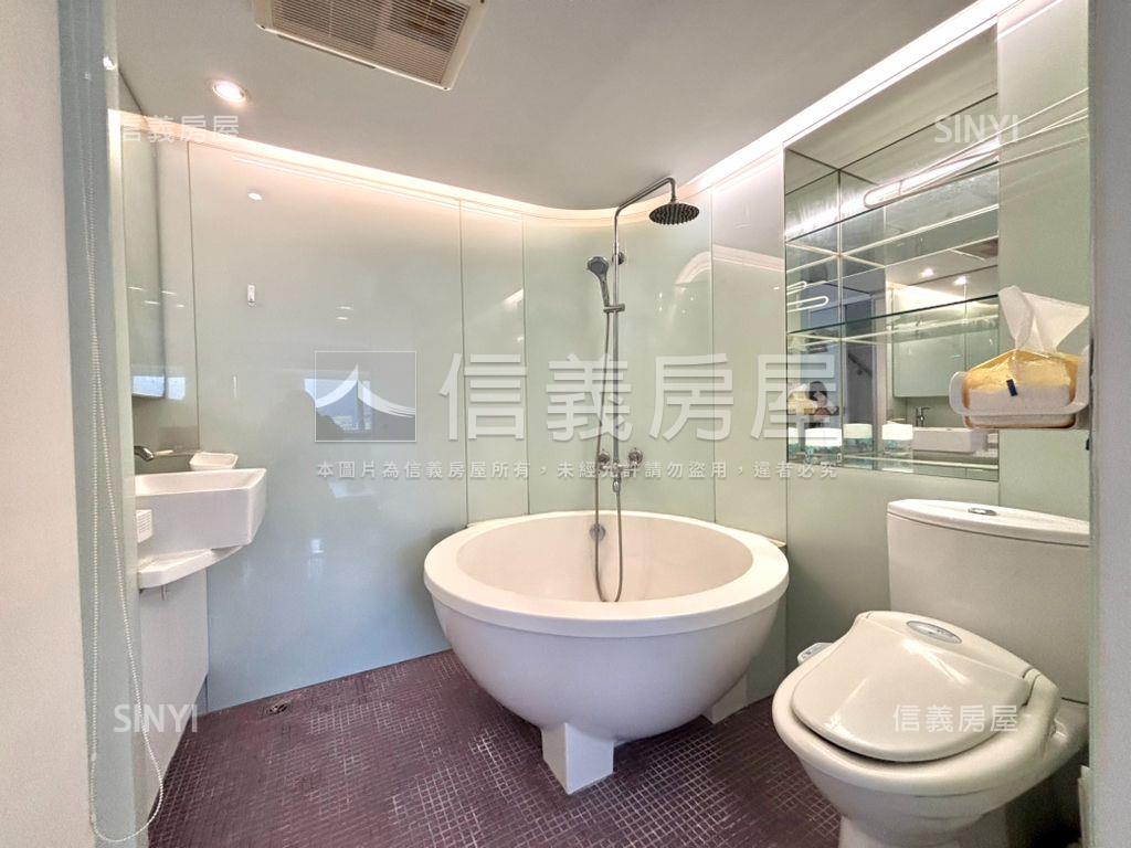 ＥＡＴ國際館稀有高樓景觀房屋室內格局與周邊環境