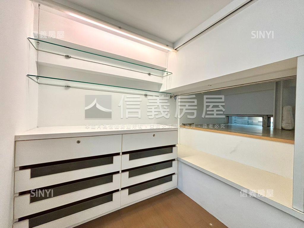 ＥＡＴ國際館稀有高樓景觀房屋室內格局與周邊環境