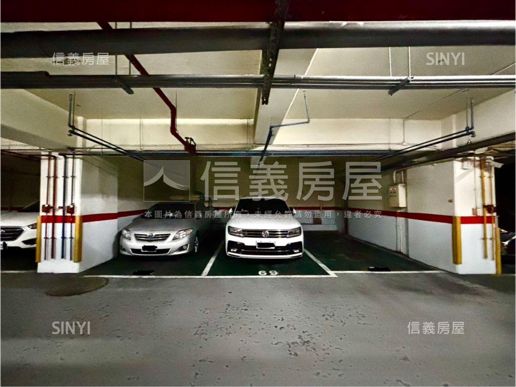 ＥＡＴ國際館稀有高樓景觀房屋室內格局與周邊環境