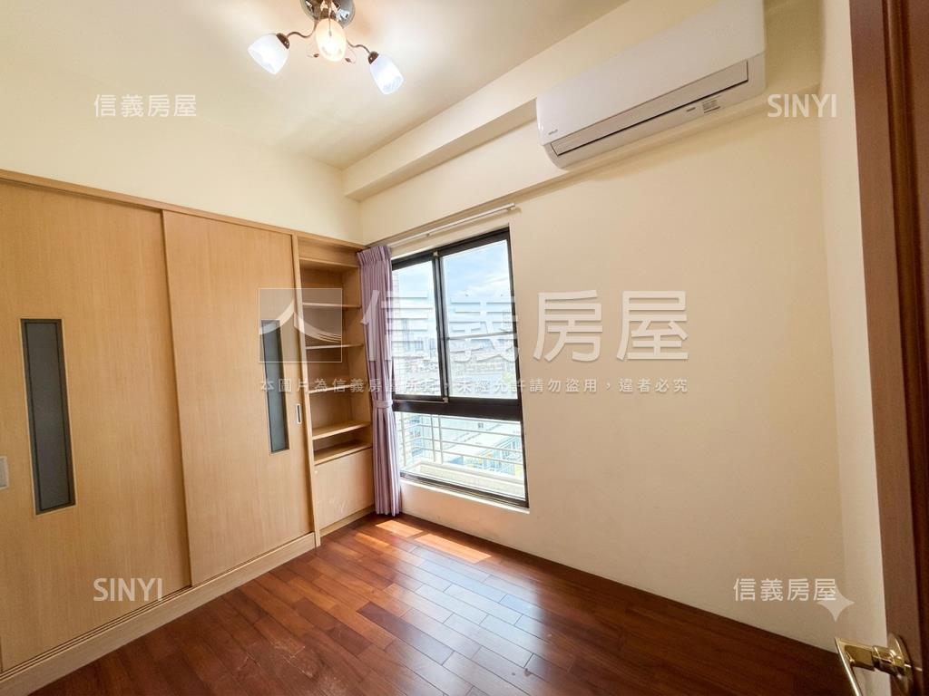 紐約５７街次頂樓三房平車房屋室內格局與周邊環境