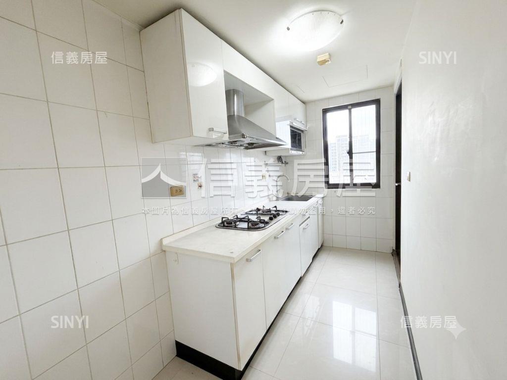 紐約５７街次頂樓三房平車房屋室內格局與周邊環境