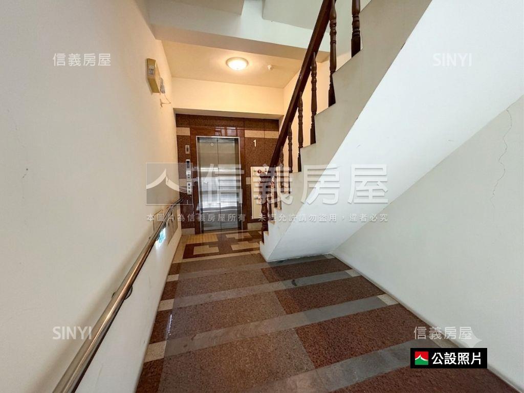 紐約５７街次頂樓三房平車房屋室內格局與周邊環境