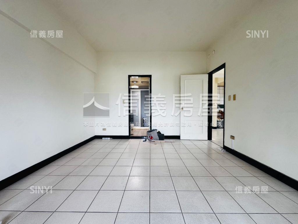 台中陽明四房車露臺戶房屋室內格局與周邊環境