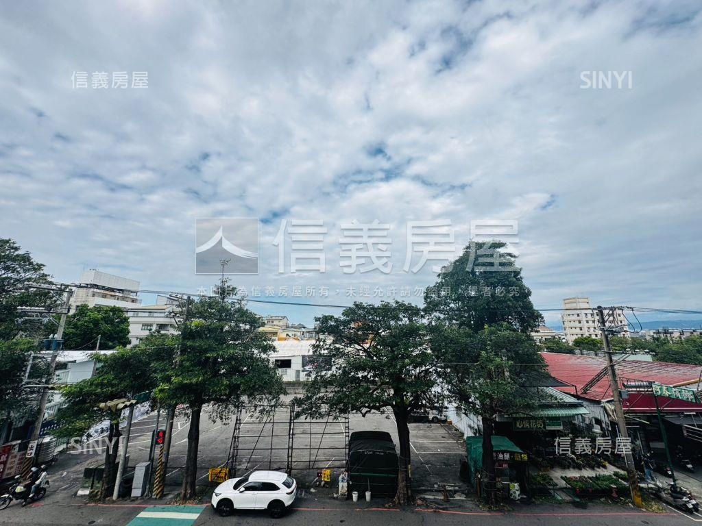 台中陽明四房車露臺戶房屋室內格局與周邊環境