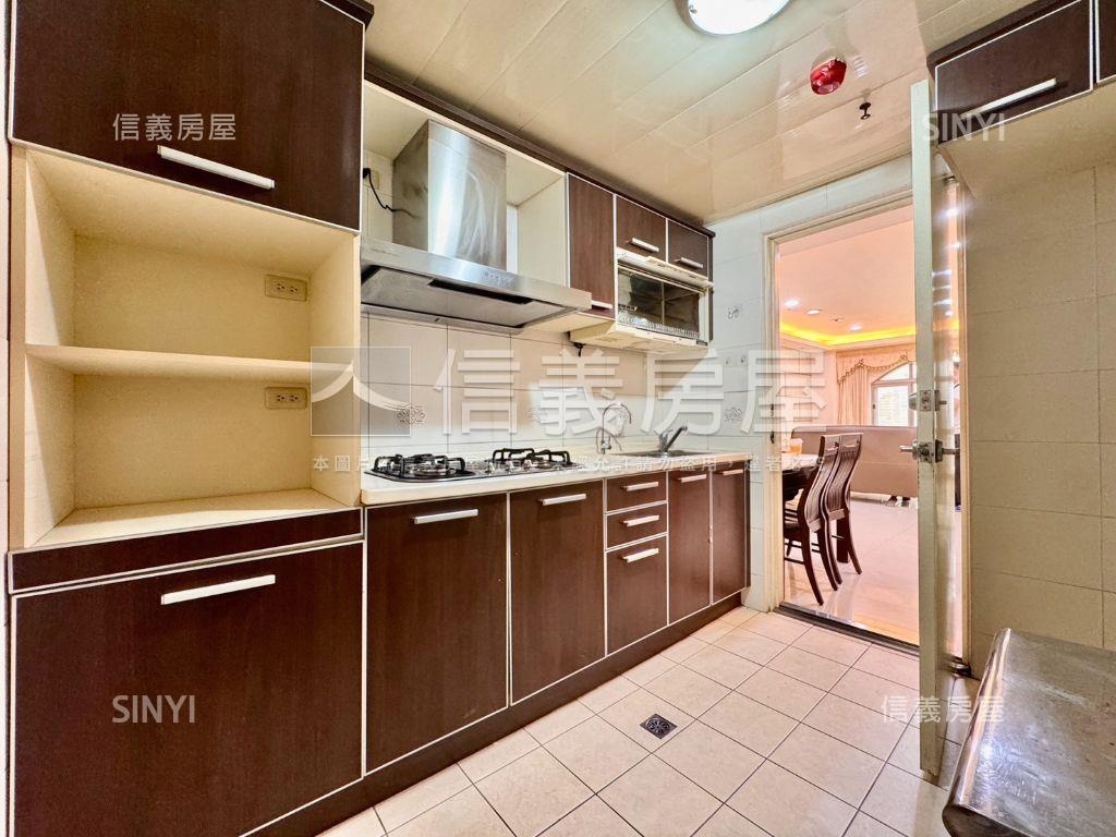 稀有釋出金典四房車位房屋室內格局與周邊環境